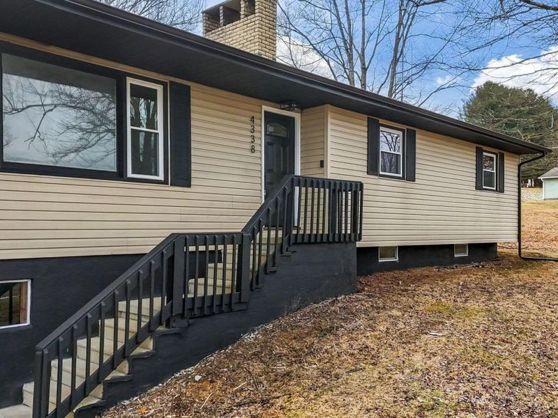 4338 Briarcliff Road, Nashport, OH 43830 Photo 2