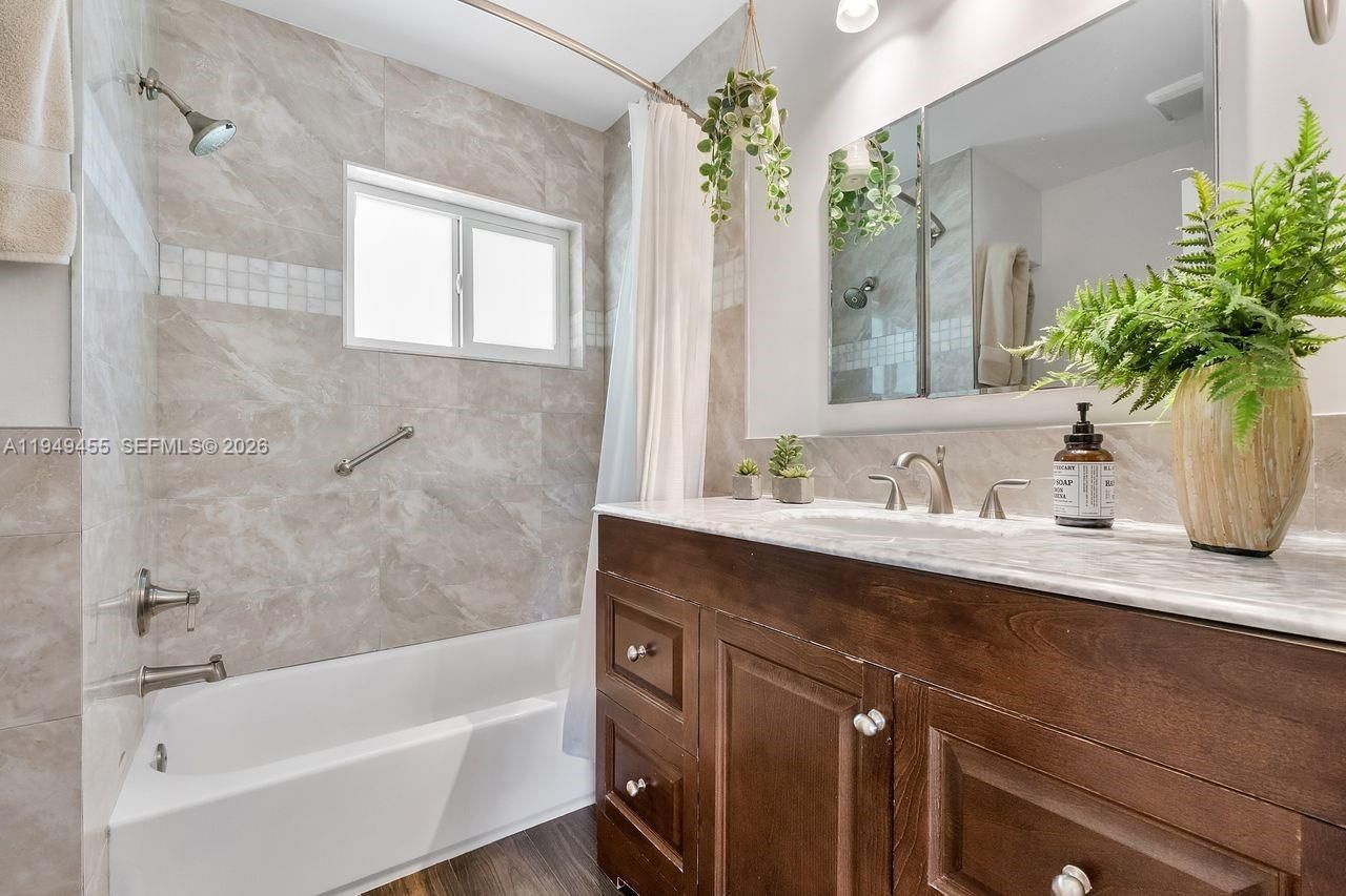 7601 SW 165th Ter , Palmetto Bay, FL 33157 Photo