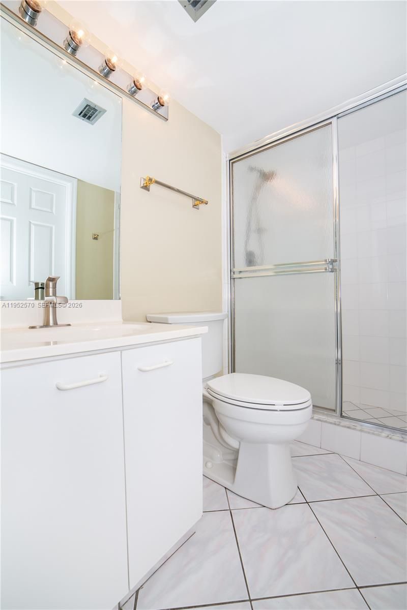 18000 N Bay Rd, Unit 404, Sunny Isles Beach, FL 33160 Photo