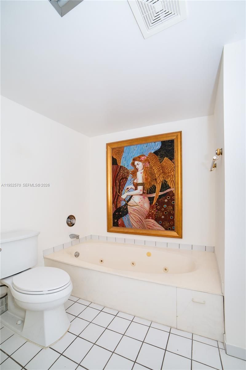 18000 N Bay Rd, Unit 404, Sunny Isles Beach, FL 33160 Photo