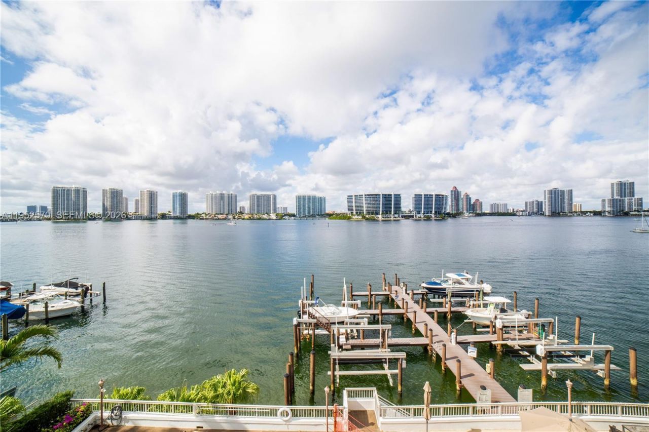 18000 N Bay Rd, Unit 404, Sunny Isles Beach, FL 33160 Photo