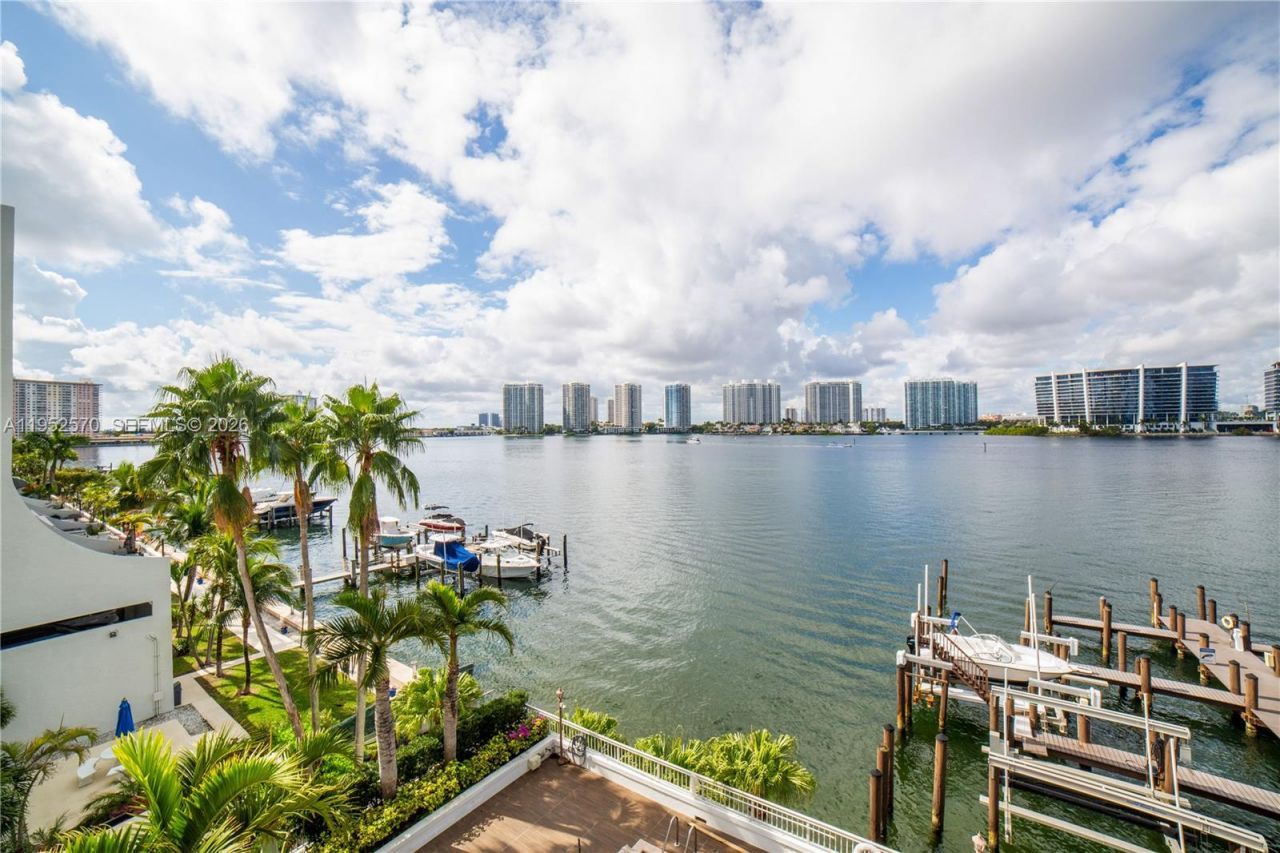 18000 N Bay Rd, Unit 404, Sunny Isles Beach, FL 33160 Photo