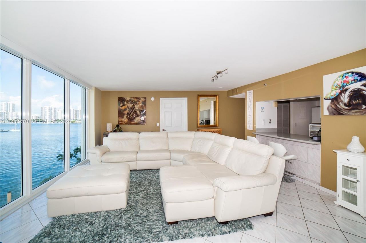 18000 N Bay Rd, Unit 404, Sunny Isles Beach, FL 33160 Photo