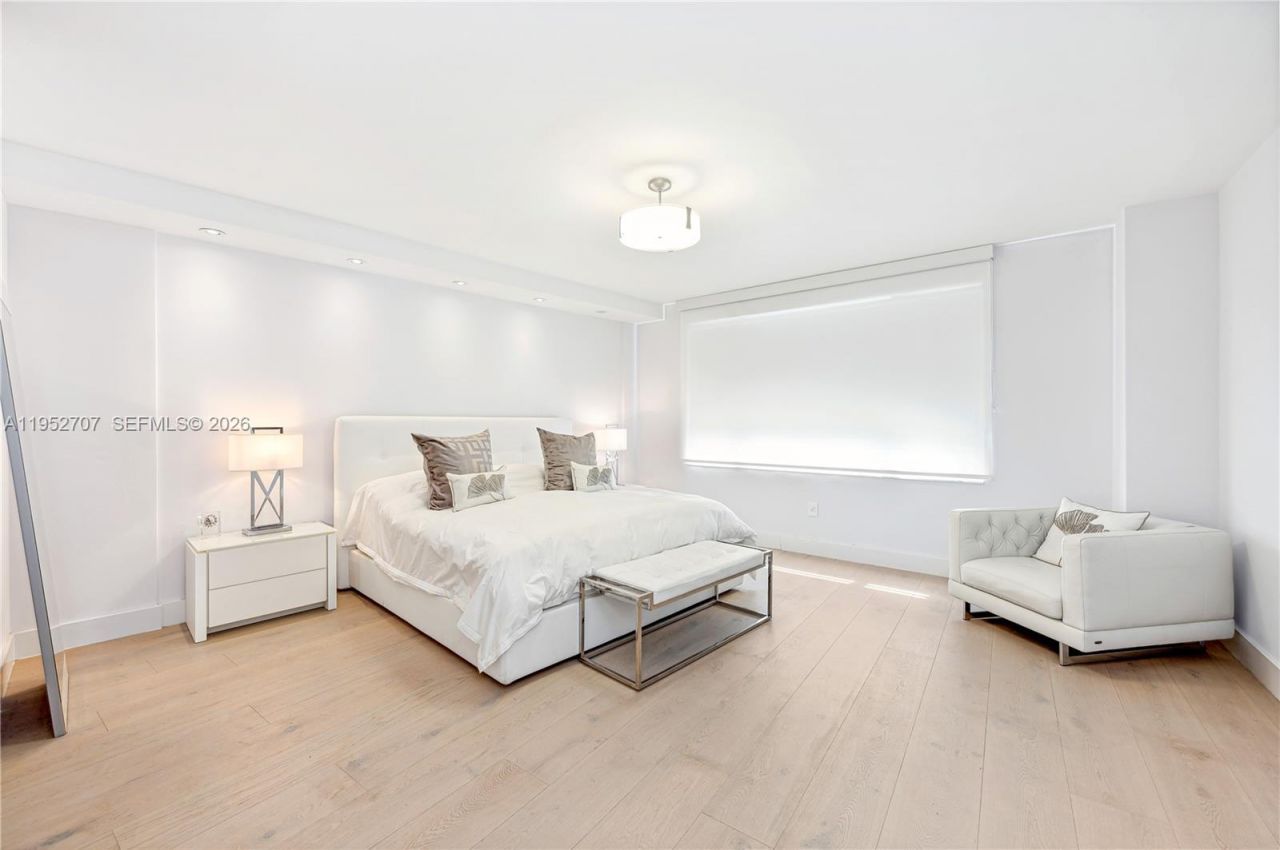 5255 Collins Ave , Unit 4A, Miami Beach, FL 33140 Photo