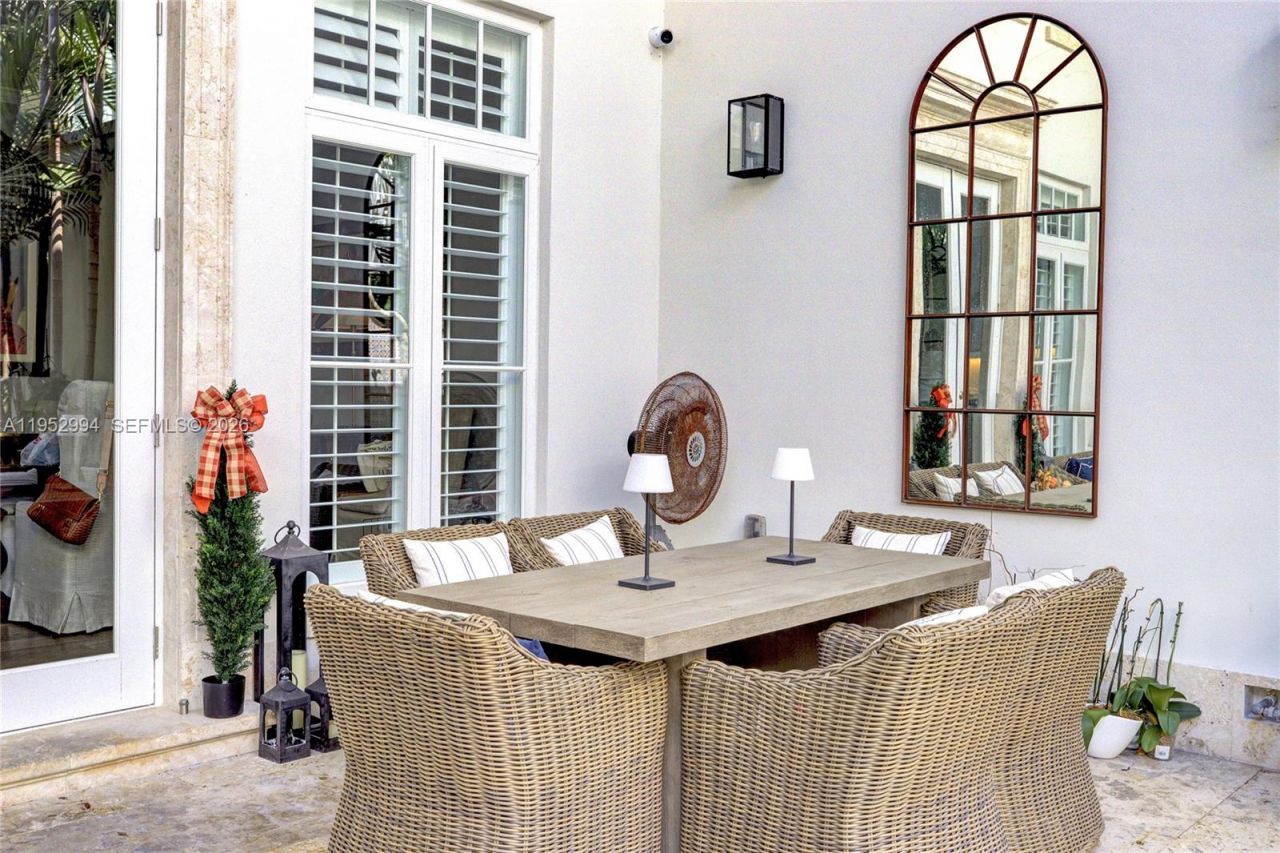 641 Almeria Ave , Coral Gables, FL 33134 Photo