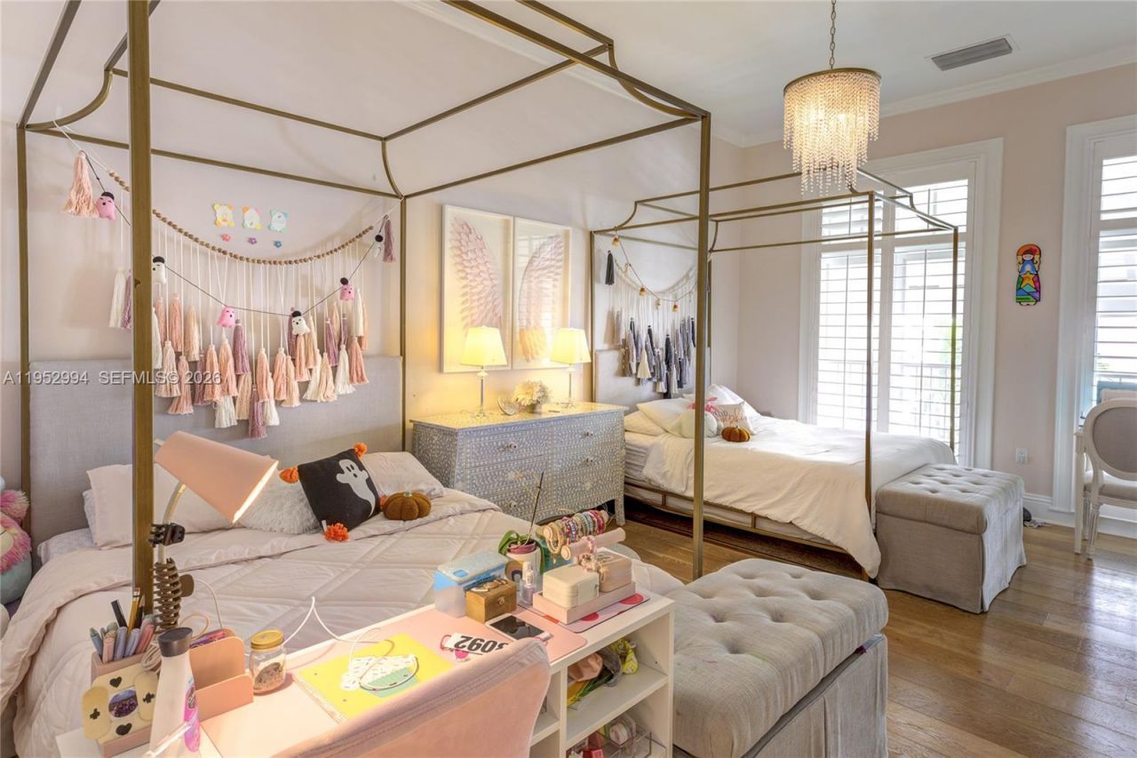 641 Almeria Ave , Coral Gables, FL 33134 Photo