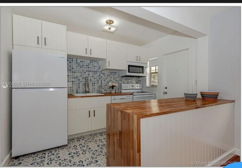 915 SE 8th St, Unit 106, Miami Beach, FL 33139 Photo