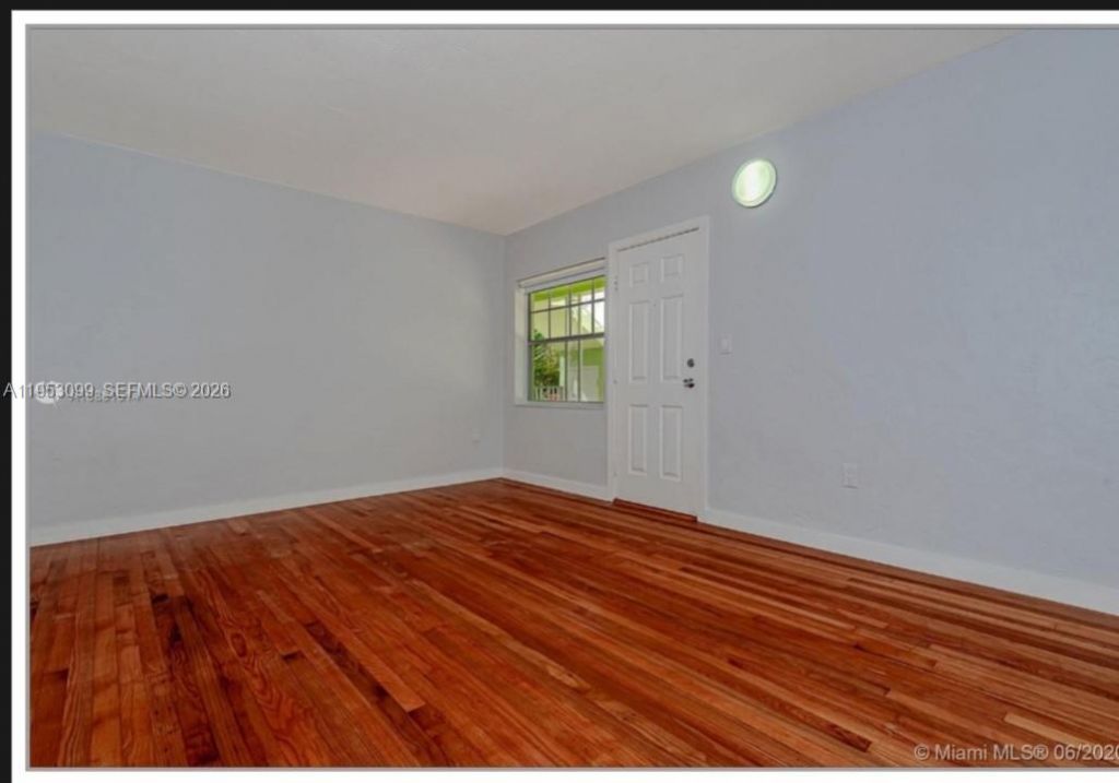 915 SE 8th St, Unit 106, Miami Beach, FL 33139 Photo