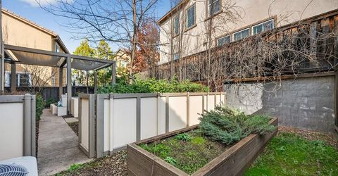 894 Blossom Rock Ln, Folsom, CA 95630 Photo