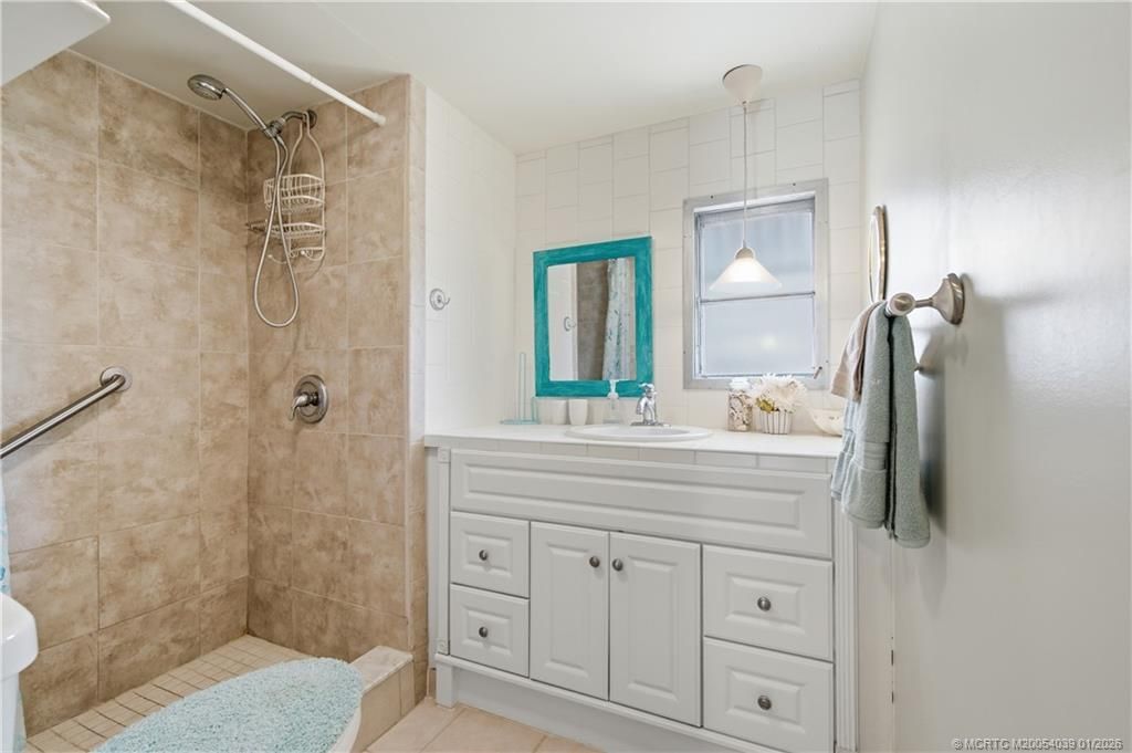 7878 SE Swan Avenue, Hobe Sound, FL 33455 Photo