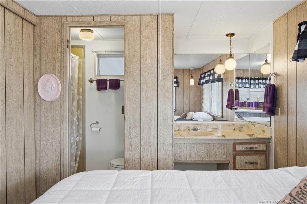 7878 SE Swan Avenue, Hobe Sound, FL 33455 Photo