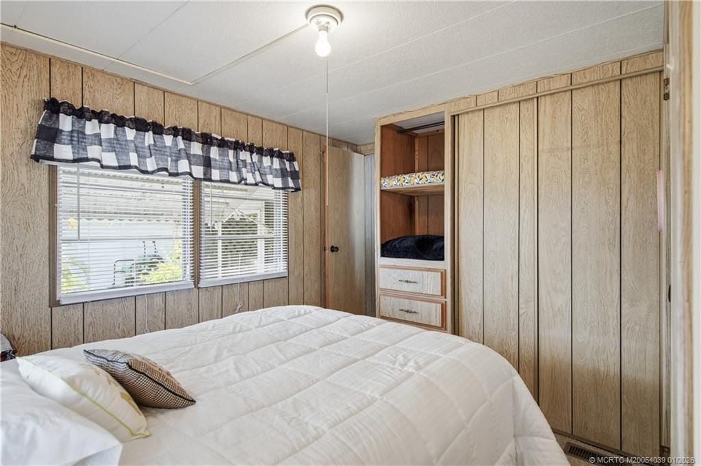 7878 SE Swan Avenue, Hobe Sound, FL 33455 Photo