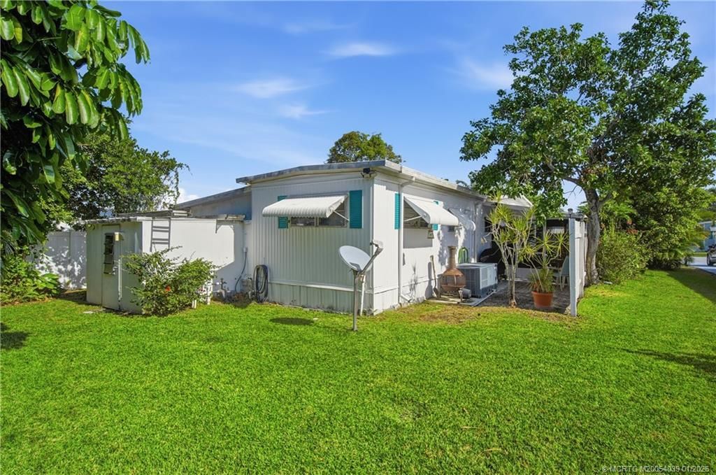 7878 SE Swan Avenue, Hobe Sound, FL 33455 Photo