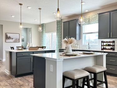 1634 Oak Creek Drive, Chaska, MN 55318