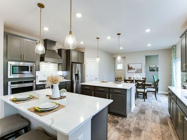 1634 Oak Creek Drive, Chaska, MN 55318