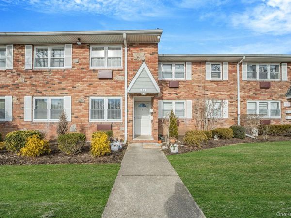 100 Connetquot Avenue, Unit 7, East Islip, NY 11730