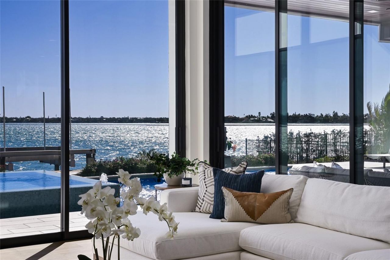 635 Mourning Dove Drive, Sarasota, FL 34236 Photo