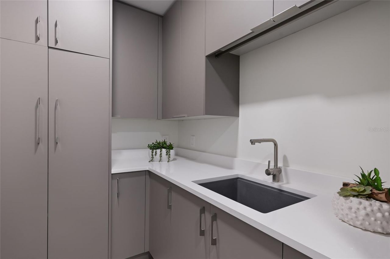 635 Mourning Dove Drive, Sarasota, FL 34236 Photo