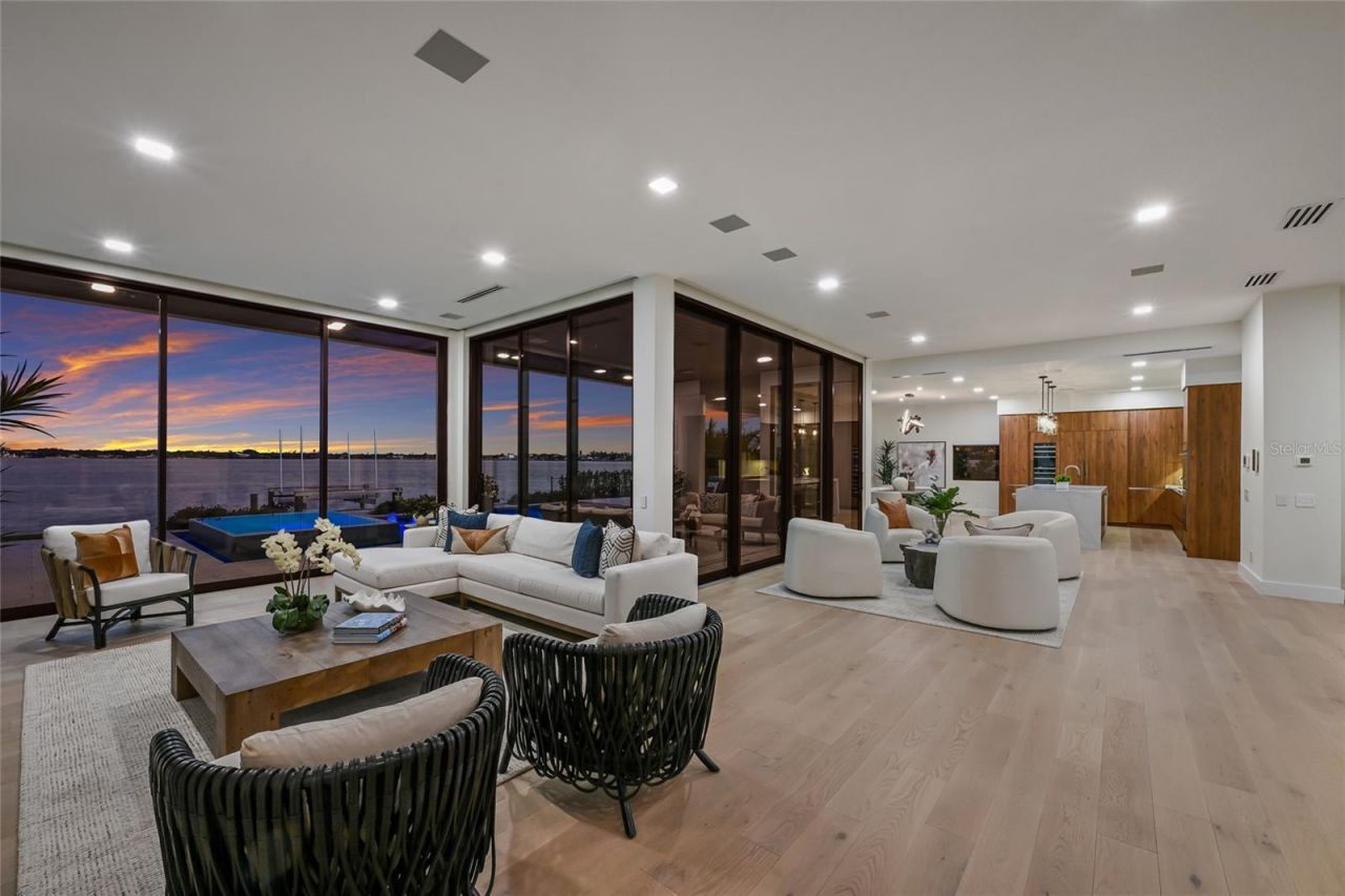 635 Mourning Dove Drive, Sarasota, FL 34236 Photo