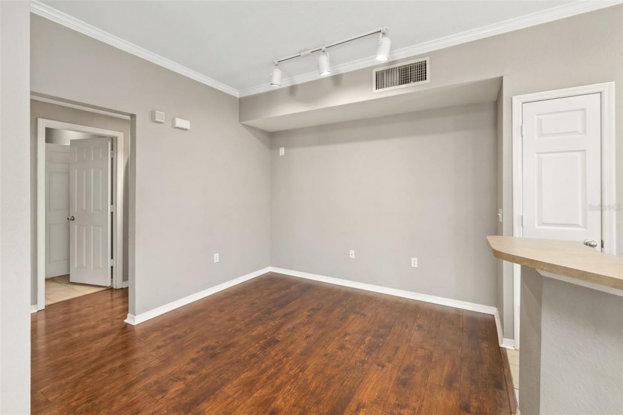 5501 Rosehill Road, Unit 103, Sarasota, FL 34233 Photo