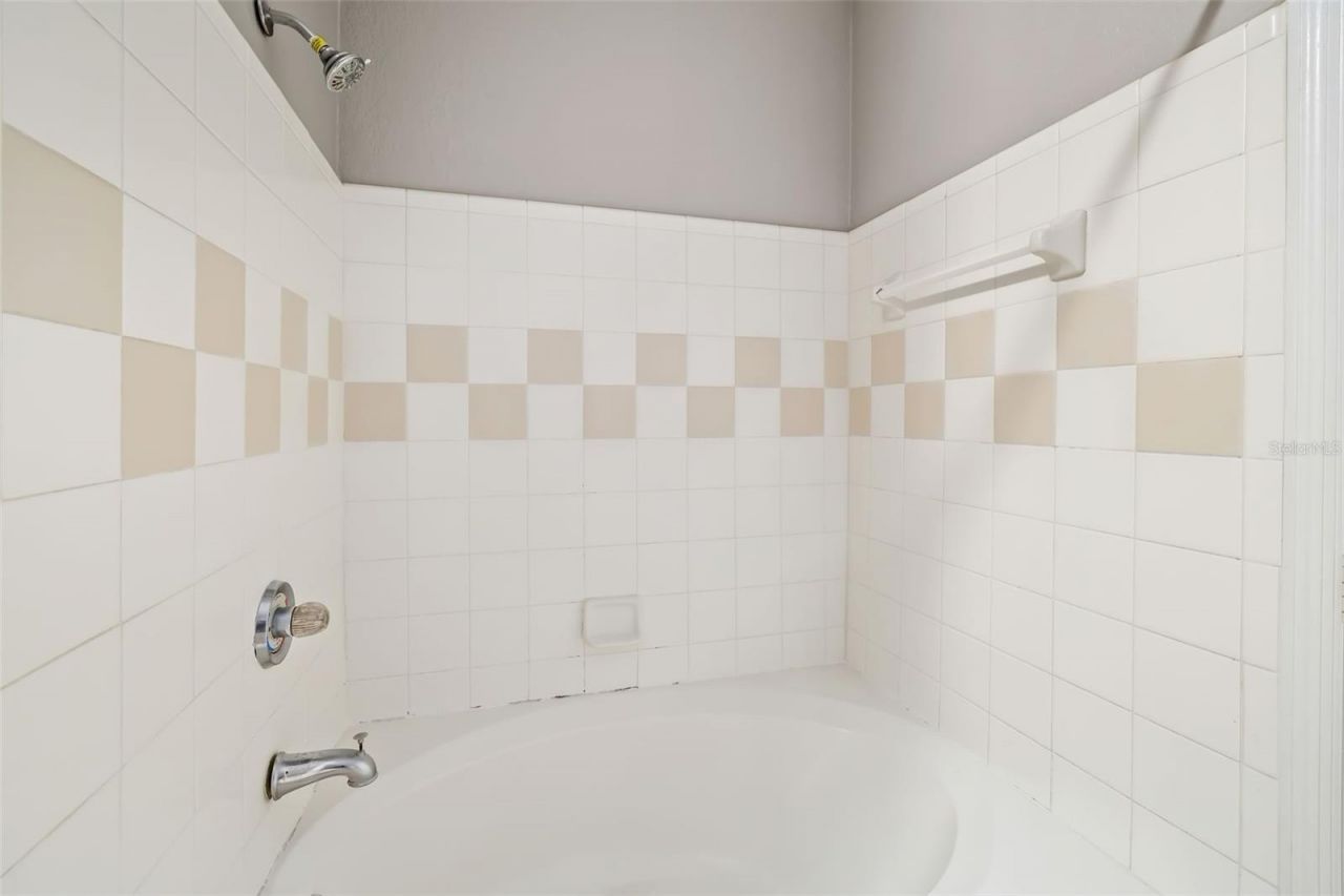 5501 Rosehill Road, Unit 103, Sarasota, FL 34233 Photo
