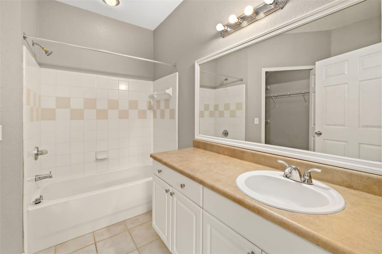 5501 Rosehill Road, Unit 103, Sarasota, FL 34233 Photo