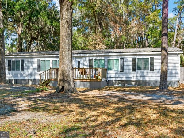 32 Woods Drive, Midway, GA 31320