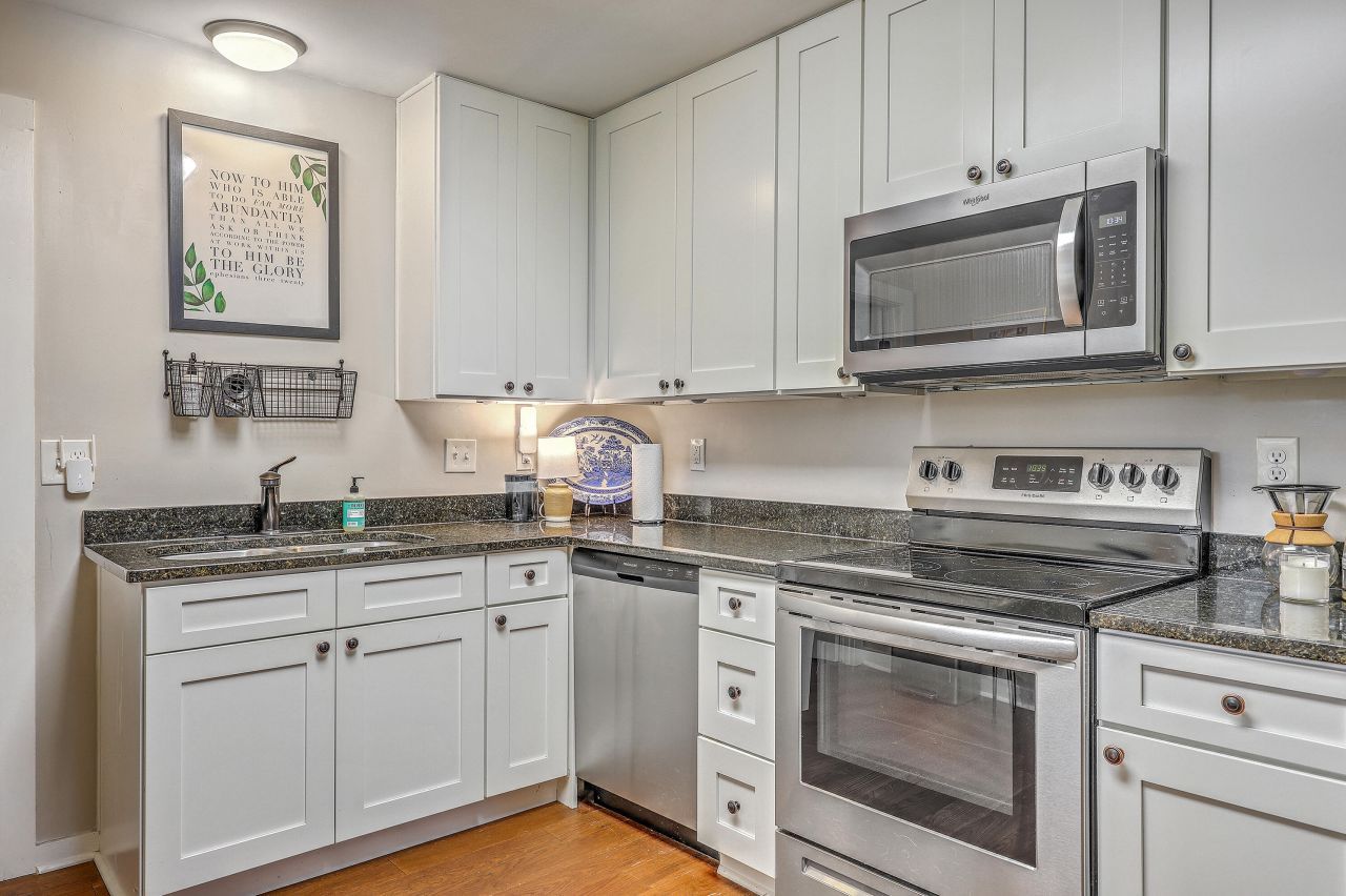 856 Prince John Drive Photo 10