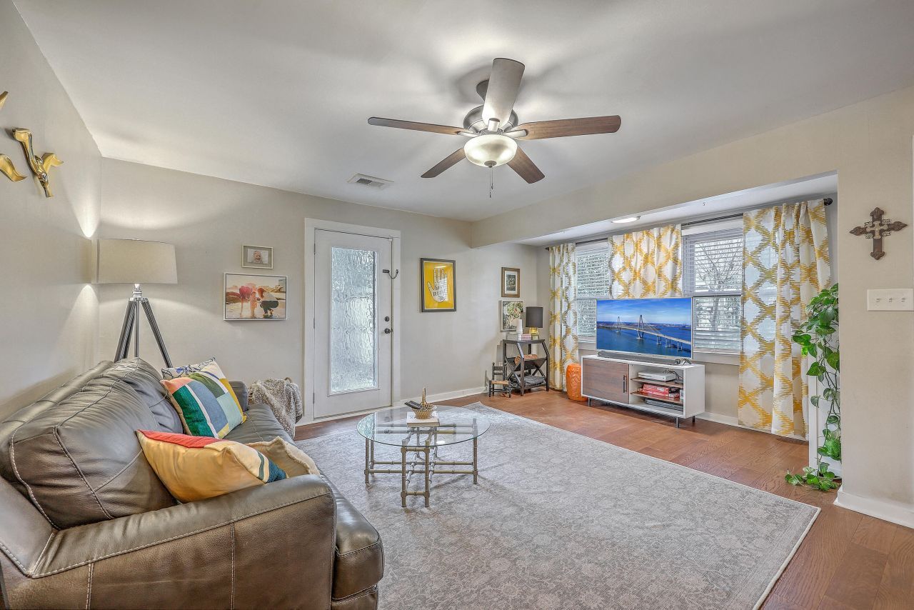 856 Prince John Drive Photo 6