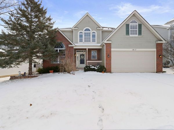 1917 W River Oaks Drive, Round Lake, IL 60073