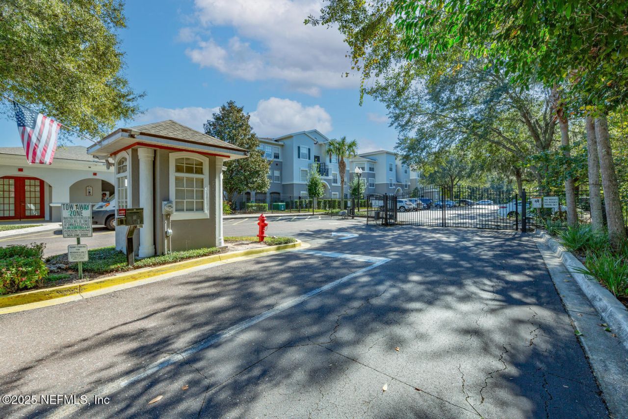 3591 Kernan Boulevard S, Unit 807, Jacksonville, FL 32224 Photo
