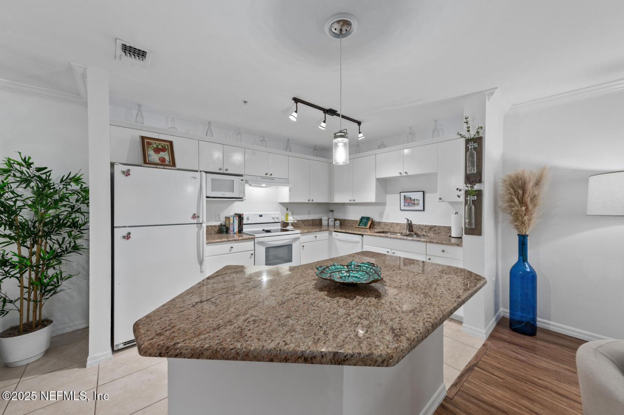 3591 Kernan Boulevard S, Unit 807, Jacksonville, FL 32224 Photo