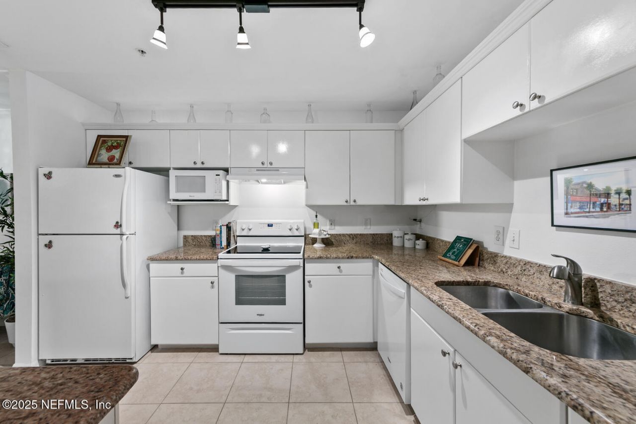 3591 Kernan Boulevard S, Unit 807, Jacksonville, FL 32224 Photo