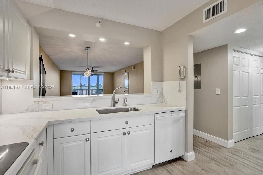 7763 Southampton Ter, Unit 403, Tamarac, FL 33321 Photo