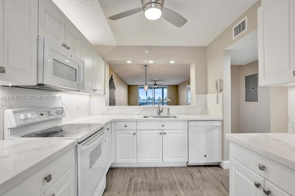 7763 Southampton Ter, Unit 403, Tamarac, FL 33321 Photo