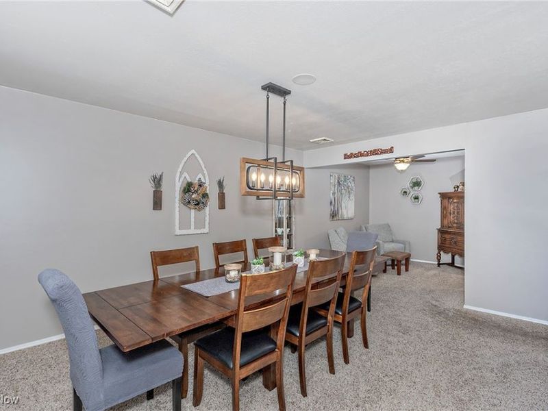 543 Sherwood Drive, Aurora, OH 44202 Photo 3