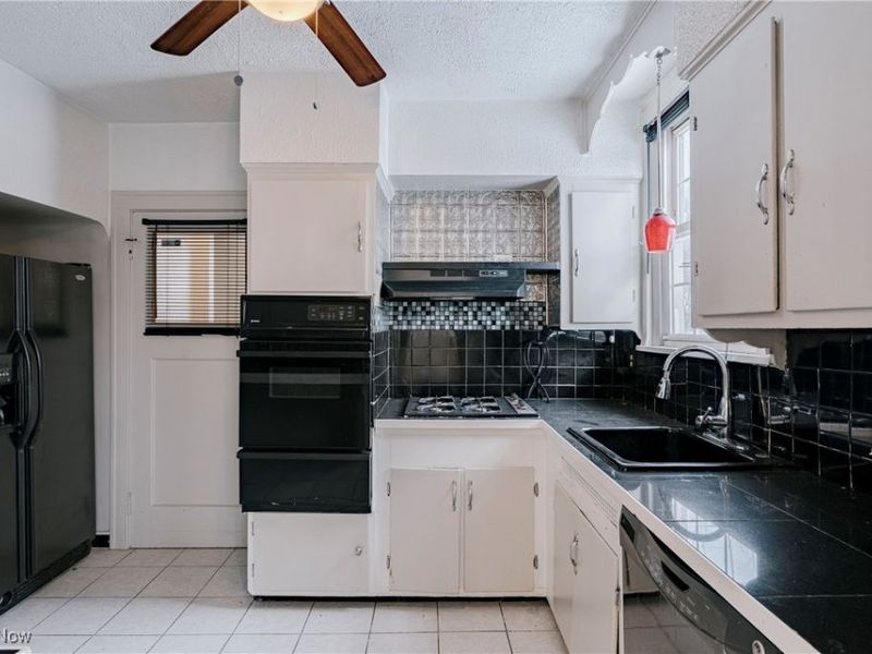 13935 Southington Road, Cleveland, OH 44120 Photo 26