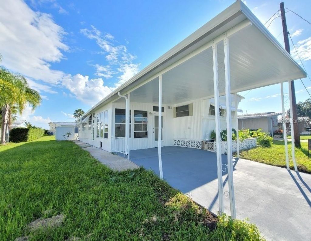 321 3rd Street Drive W, Palmetto, FL 34221 Main Photo