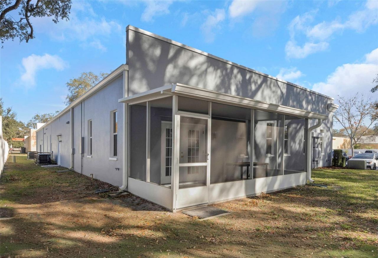 14506 University Point Place, Tampa, FL 33613 Photo