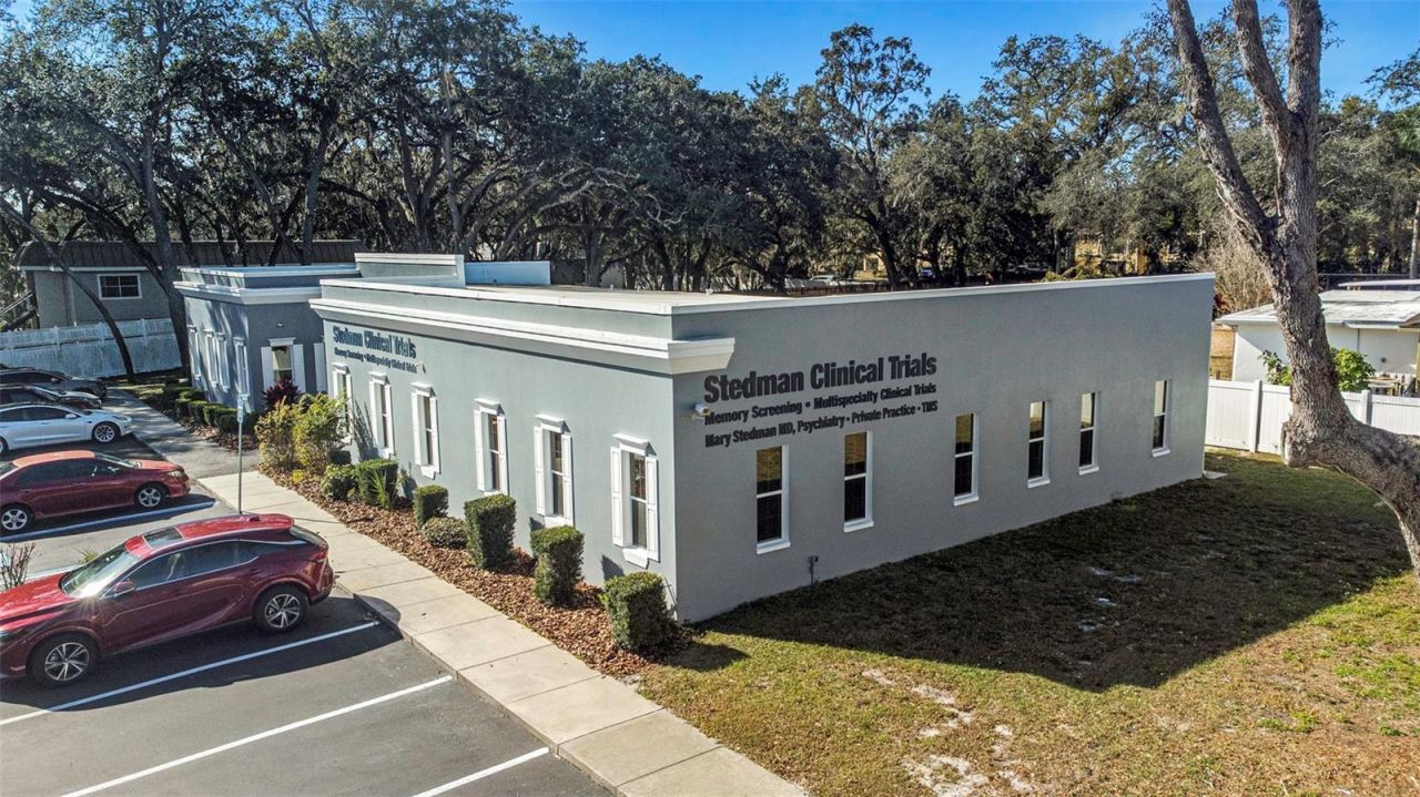 14506 University Point Place, Tampa, FL 33613 Photo