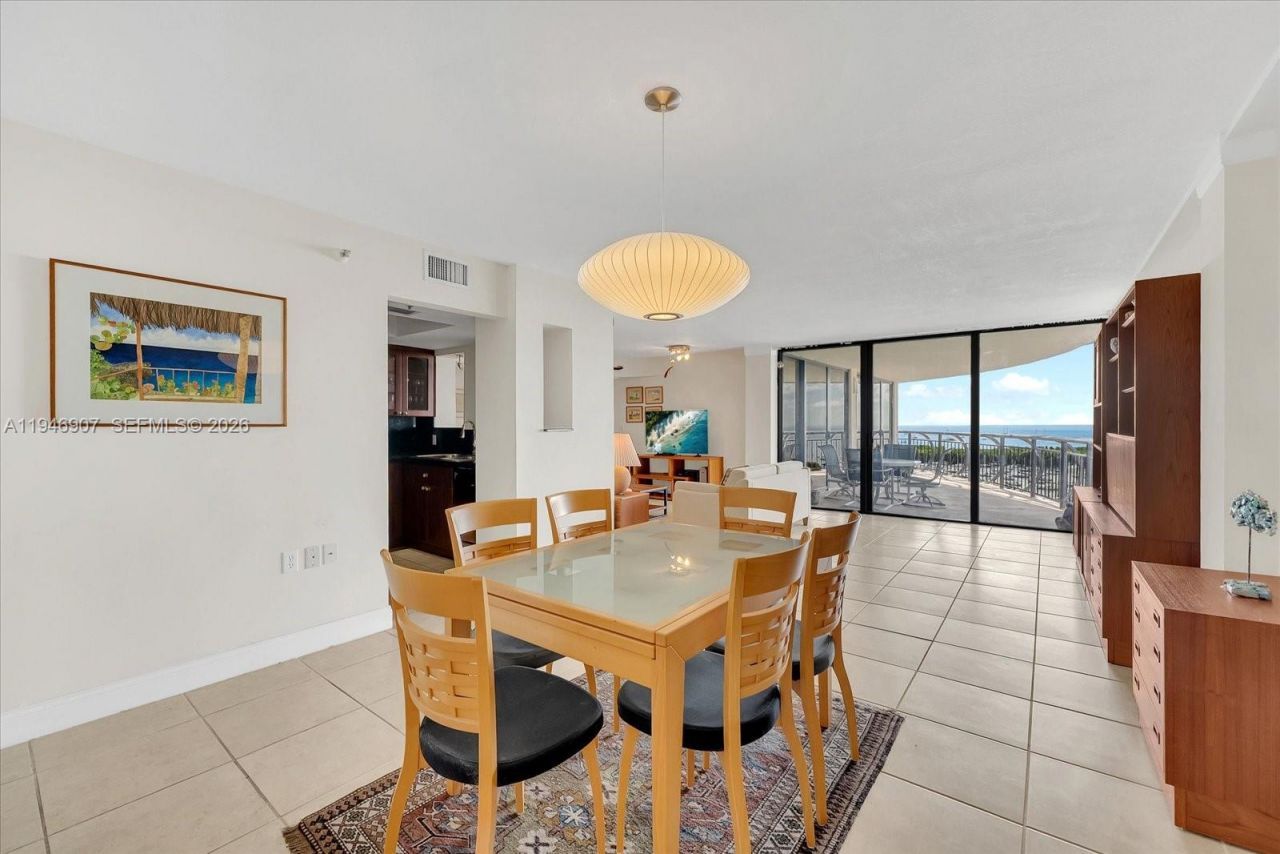 2843 S Bayshore Dr, Unit 11C, Miami, FL 33133 Photo