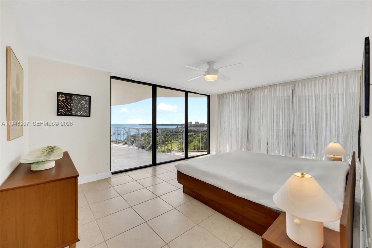 2843 S Bayshore Dr, Unit 11C, Miami, FL 33133 Photo