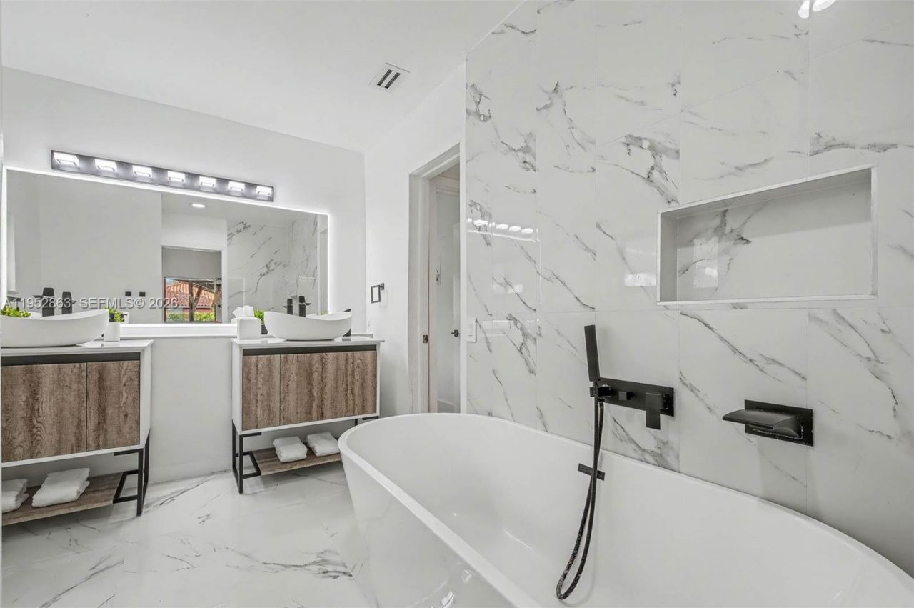 15815 SW 85th Ave , Palmetto Bay, FL 33157 Photo