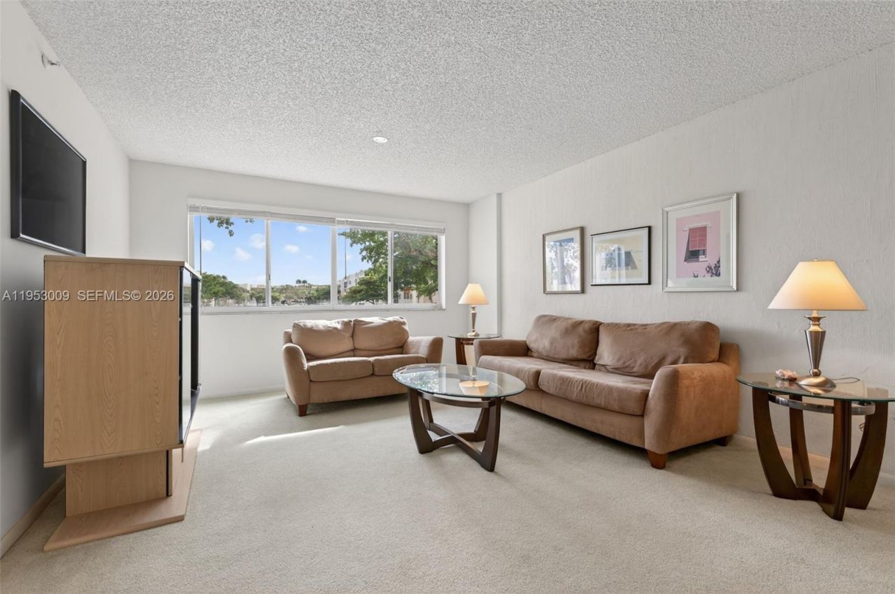 9525 Weldon Cir , Unit H205, Tamarac, FL 33321 Photo