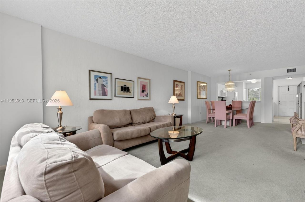 9525 Weldon Cir , Unit H205, Tamarac, FL 33321 Photo