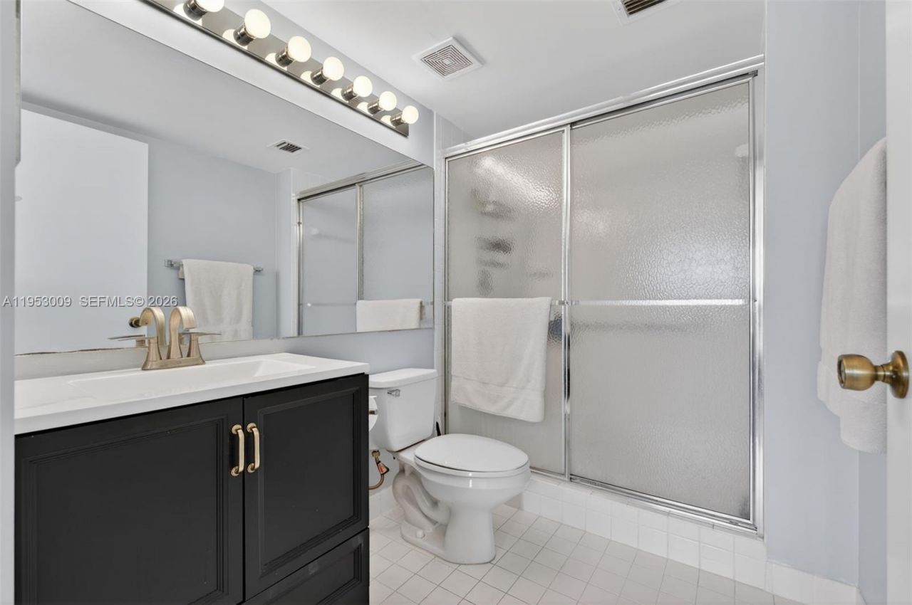 9525 Weldon Cir , Unit H205, Tamarac, FL 33321 Photo