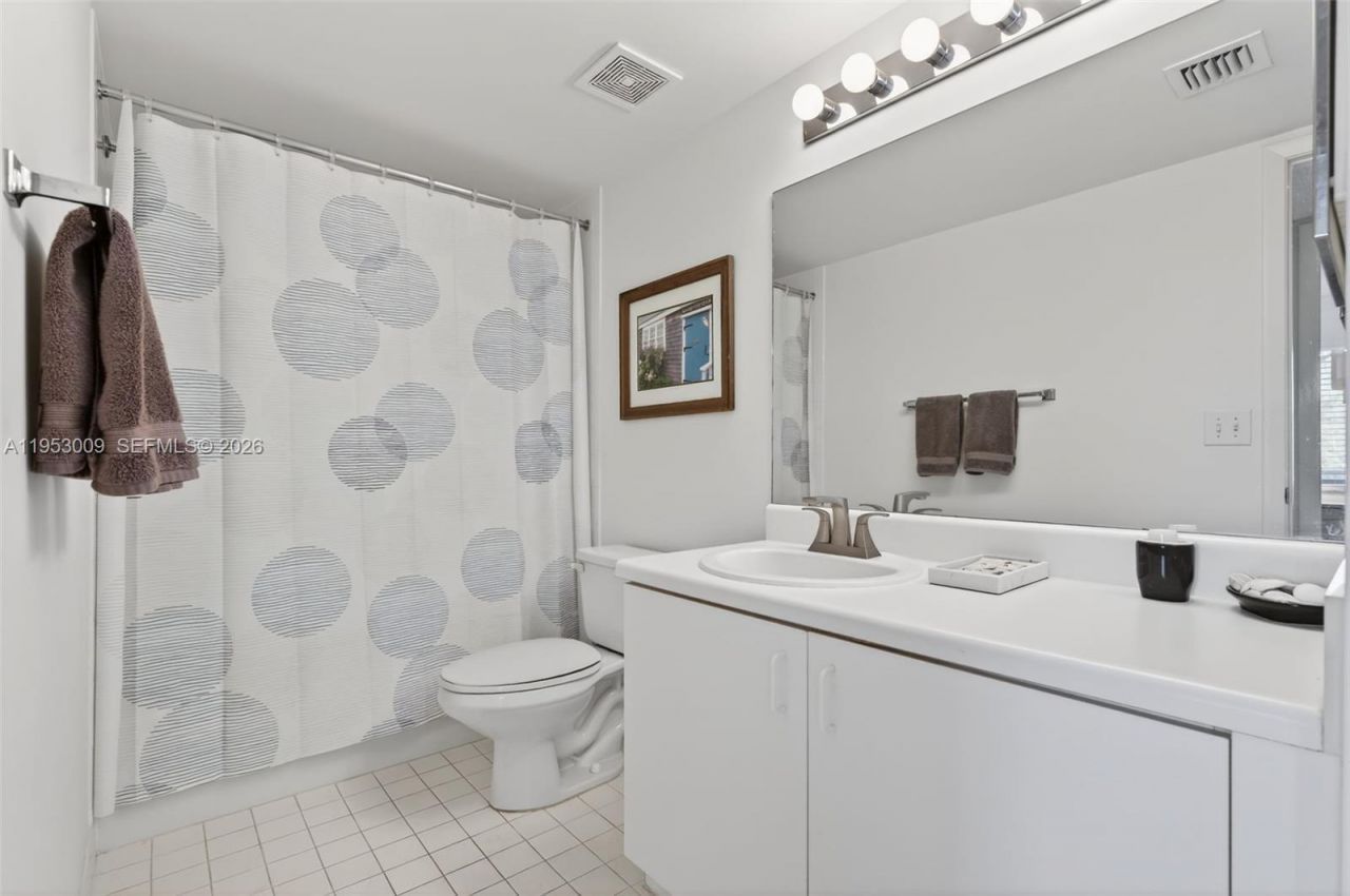 9525 Weldon Cir , Unit H205, Tamarac, FL 33321 Photo