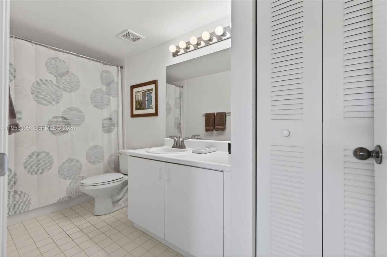 9525 Weldon Cir , Unit H205, Tamarac, FL 33321 Photo