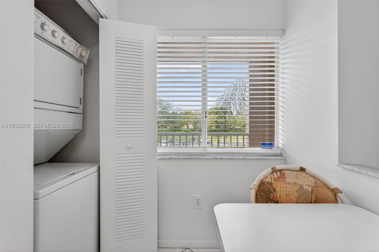 9525 Weldon Cir , Unit H205, Tamarac, FL 33321 Photo