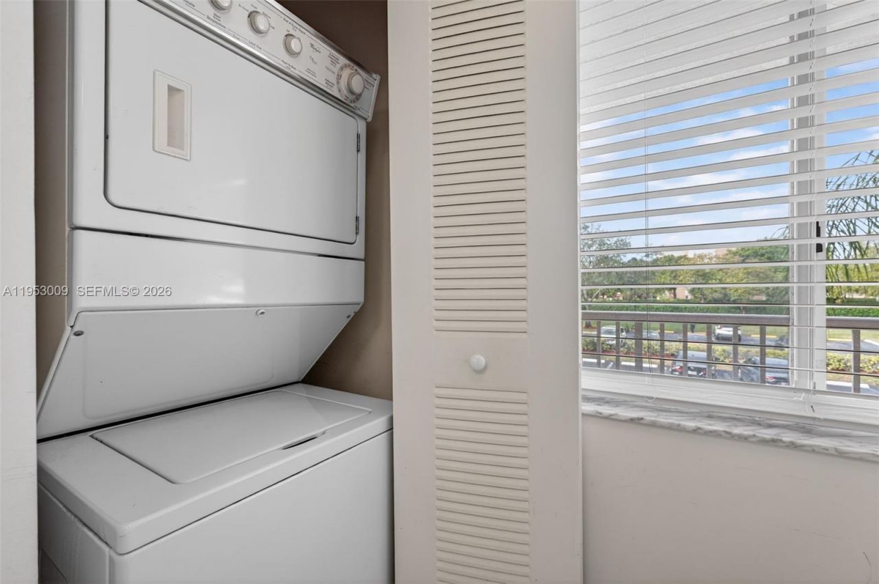 9525 Weldon Cir , Unit H205, Tamarac, FL 33321 Photo